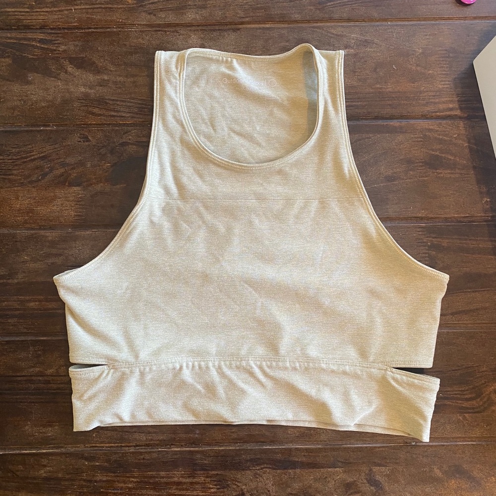 OUTDOOR VOICES Slashback Crop Top